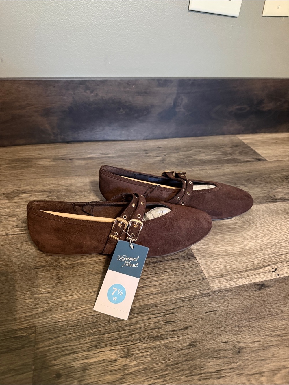 Universal Thread Henrietta Chocolate Suede Studded Flats 7.5W NWT